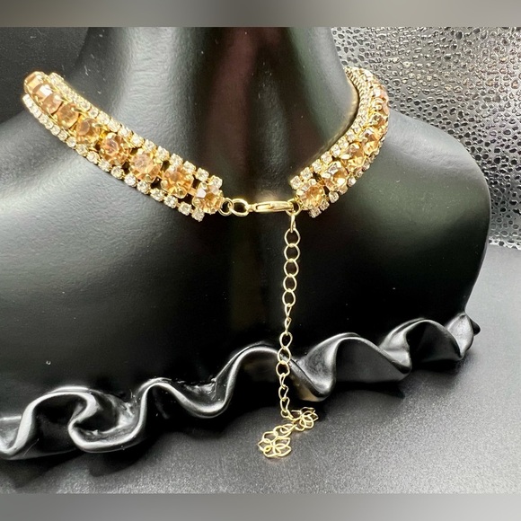 NIB Champagne Crystal Stud Earrings and Choker/Necklace Set - Picture 12 of 16